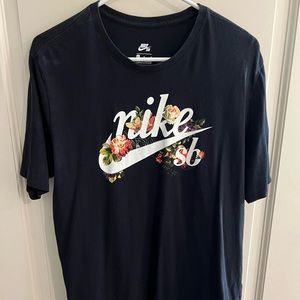 Black Nike Graphic Tee